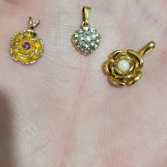 Vintage Dsinty Necklace Pendants - Picture 2 of 3